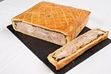 バリエーション：鶏レバーとフォワグラのパテ・アン・クルート　Variation : Pâté croûte de volaille et foie gras